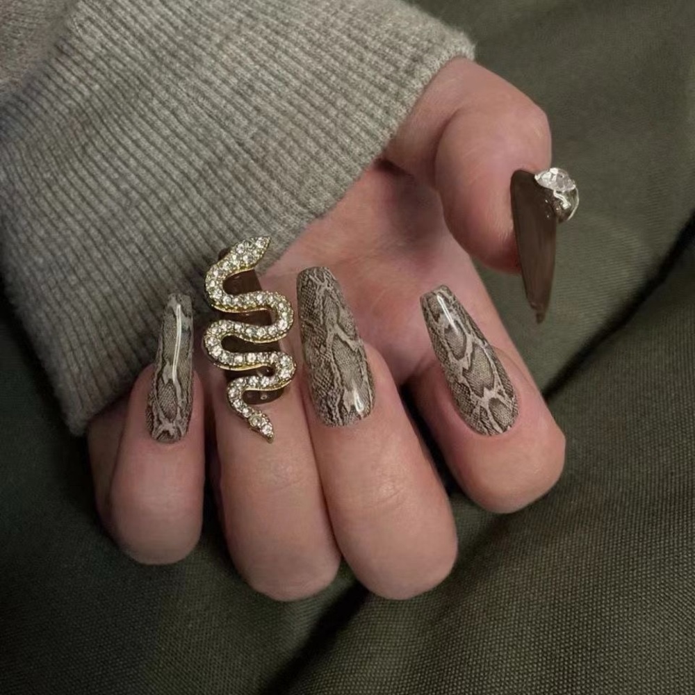 Buy 4get 1 free Beautiful Press-on Nails for women